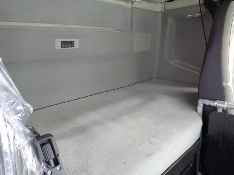 平成29年06月中古大型トラクタヘッドボルボボルボの画像32