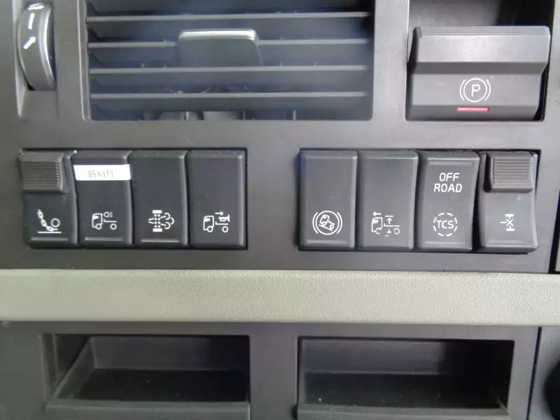 平成29年06月中古大型トラクタヘッドボルボボルボの画像38