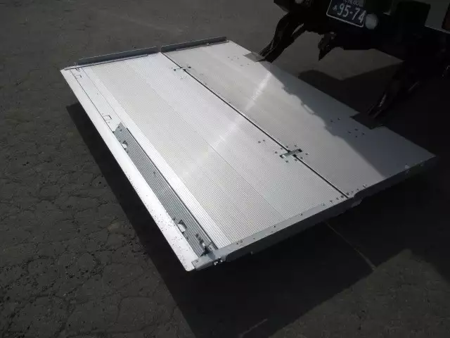 平成30年04月中古中型冷凍バン・ウィングいすゞいすゞの画像11