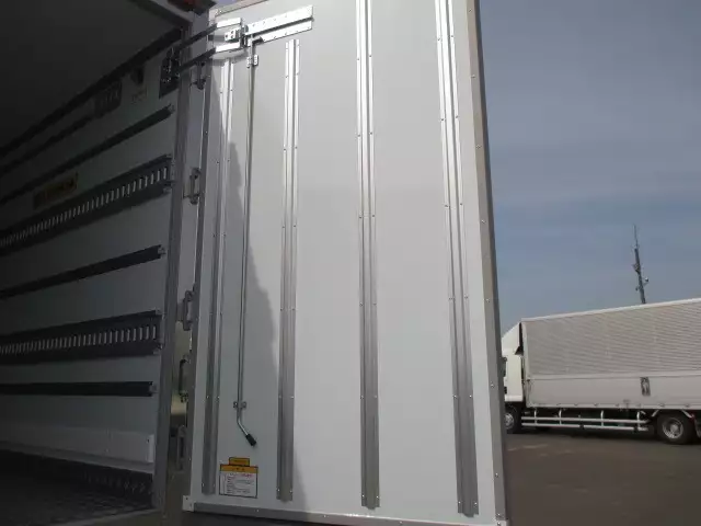 平成30年04月中古中型冷凍バン・ウィングいすゞいすゞの画像17