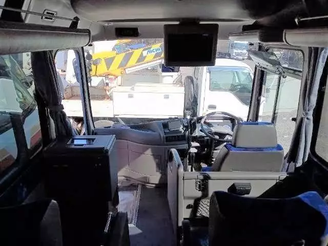 平成21年10月中古小型バスいすゞジャーニーの画像11