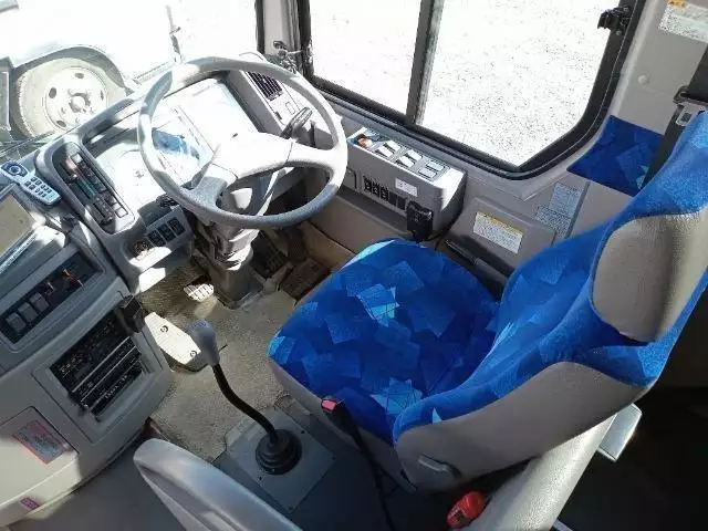 平成21年10月中古小型バスいすゞジャーニーの画像12