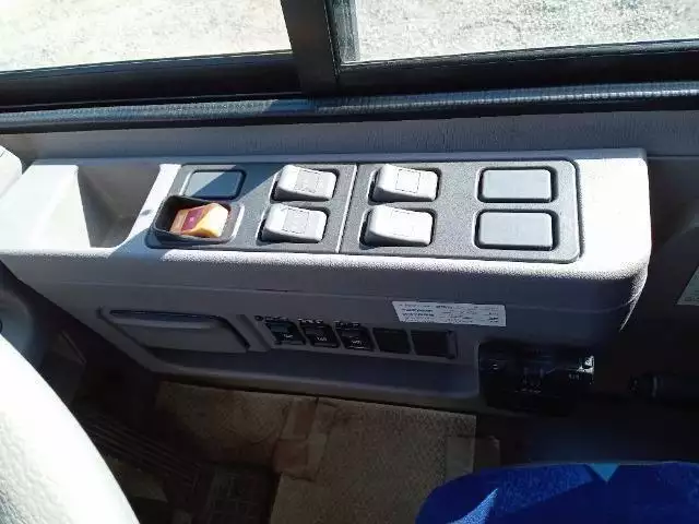 平成21年10月中古小型バスいすゞジャーニーの画像14