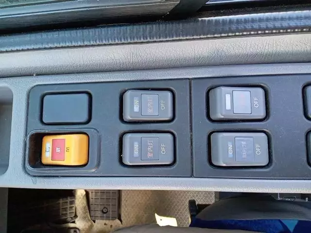 平成21年10月中古小型バスいすゞジャーニーの画像15