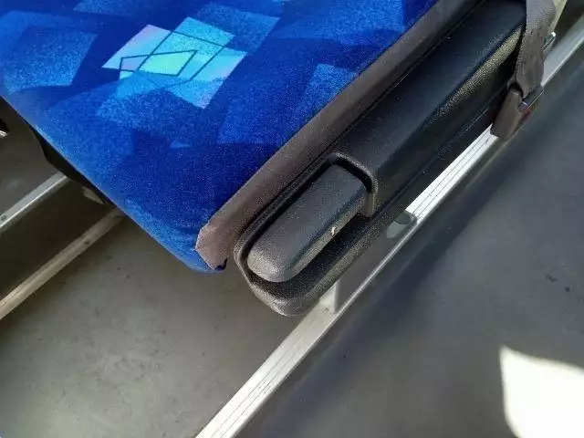 平成21年10月中古小型バスいすゞジャーニーの画像23