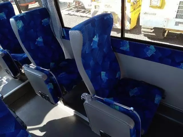 平成21年10月中古小型バスいすゞジャーニーの画像27