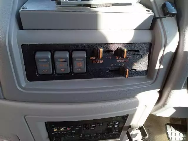 平成21年10月中古小型バスいすゞジャーニーの画像32