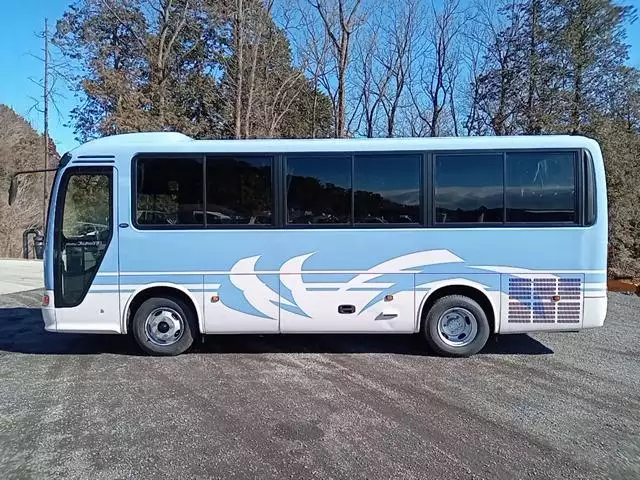 平成21年10月中古小型バスいすゞジャーニーの画像6