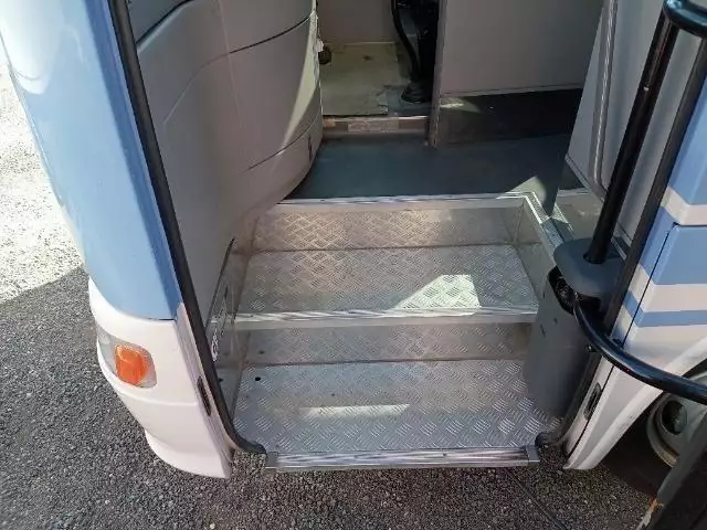 平成21年10月中古小型バスいすゞジャーニーの画像7