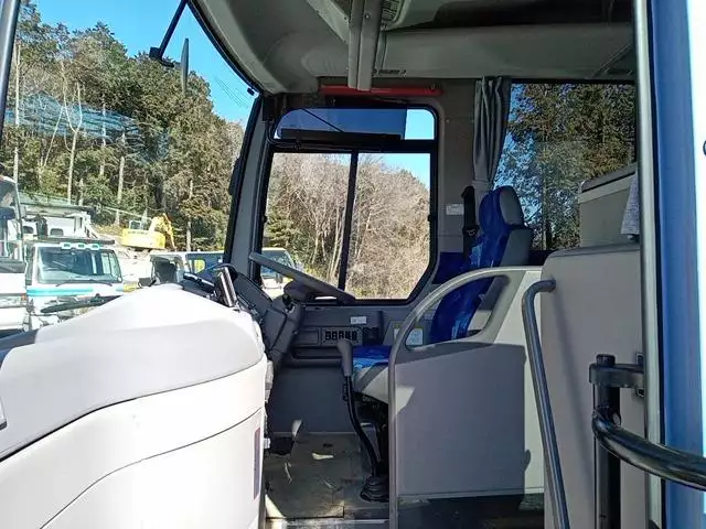 平成21年10月中古小型バスいすゞジャーニーの画像8