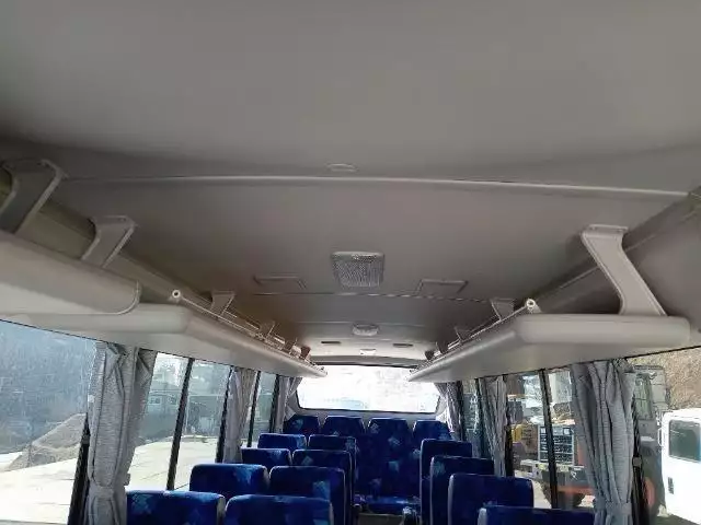 平成21年10月中古小型バスいすゞジャーニーの画像10