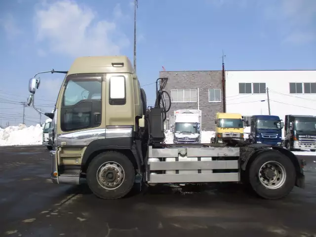 平成26年03月中古大型トラクタヘッドいすゞギガの画像8