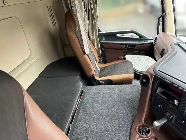 平成30年03月中古大型アルミバン・ウィング日野プロフィアの画像9