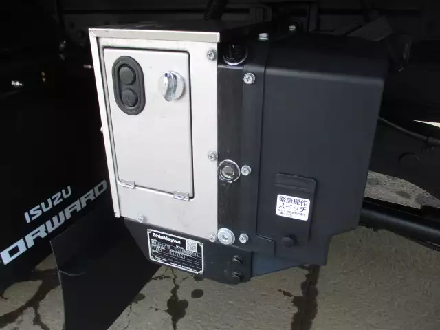 令和03年11月中古中型冷凍バン・ウィングいすゞフォワードの画像14