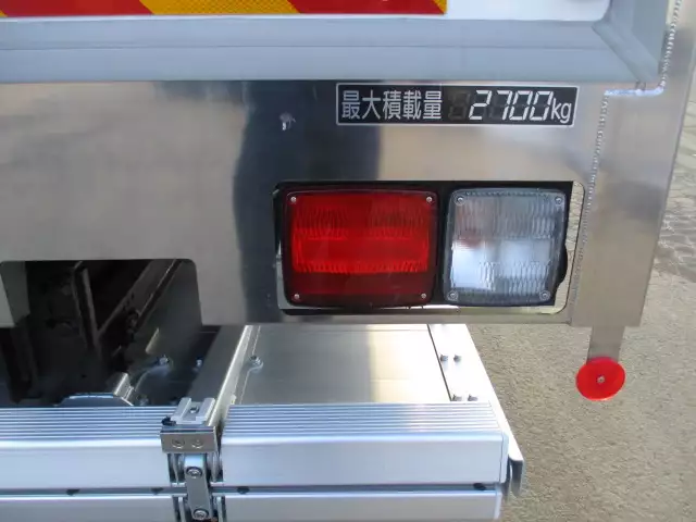 令和03年11月中古中型冷凍バン・ウィングいすゞフォワードの画像16
