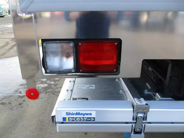 令和03年11月中古中型冷凍バン・ウィングいすゞフォワードの画像17