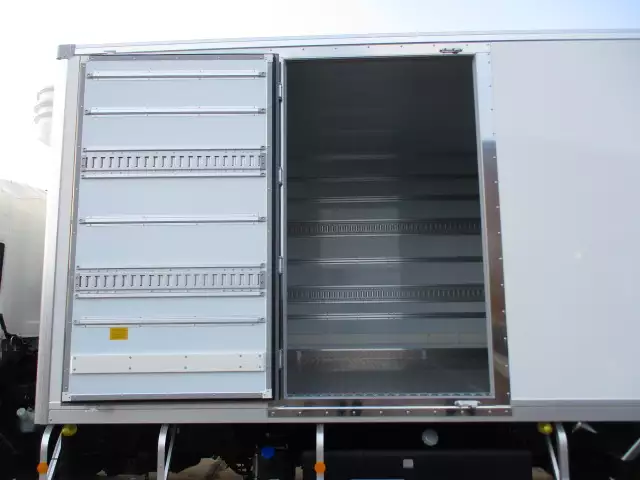 令和03年11月中古中型冷凍バン・ウィングいすゞフォワードの画像28