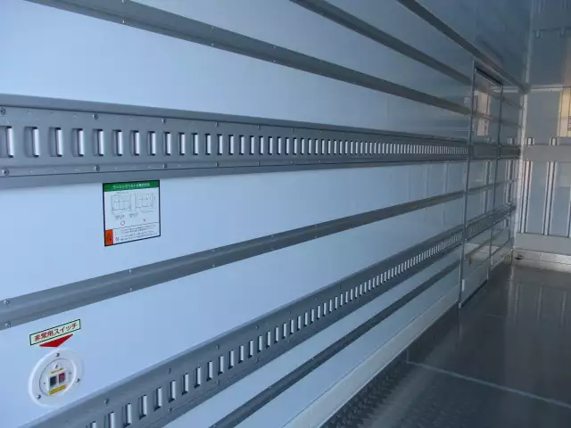 令和03年11月中古中型冷凍バン・ウィングいすゞフォワードの画像34