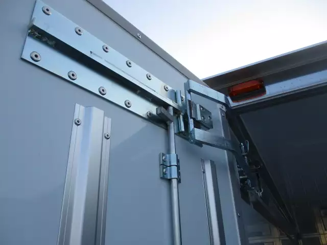 令和03年11月中古中型冷凍バン・ウィングいすゞフォワードの画像35