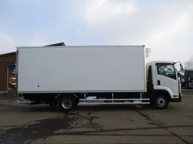 令和03年11月中古中型冷凍バン・ウィングいすゞフォワードの画像5