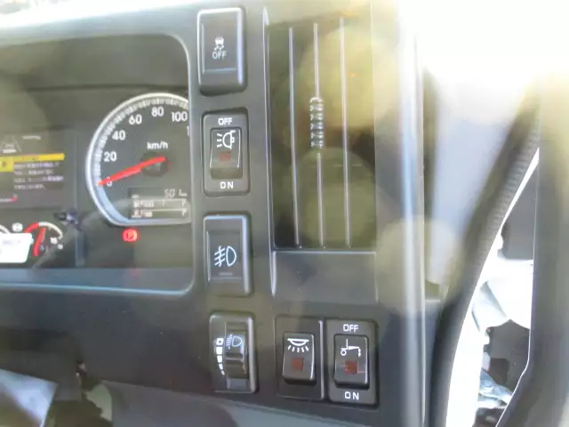 令和03年11月中古中型冷凍バン・ウィングいすゞフォワードの画像46