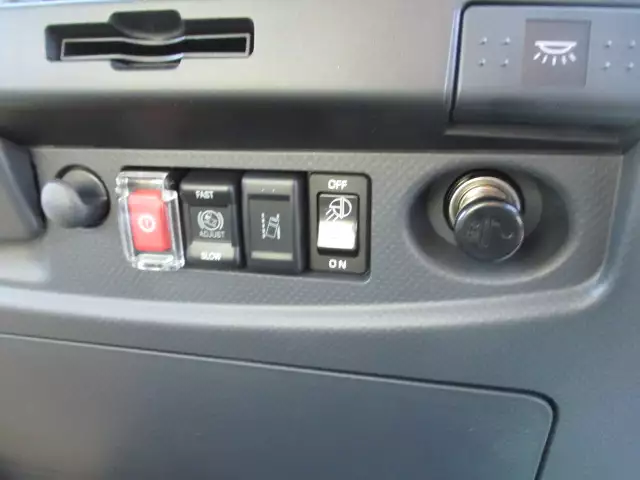 令和03年11月中古中型冷凍バン・ウィングいすゞフォワードの画像53