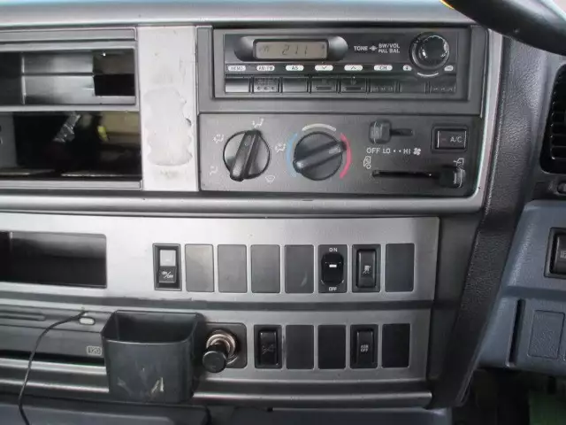 平成17年03月中古大型トラクタヘッド日野日野の画像18