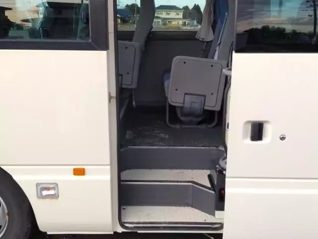 平成29年10月中古中型バス日産シビリアンの画像22