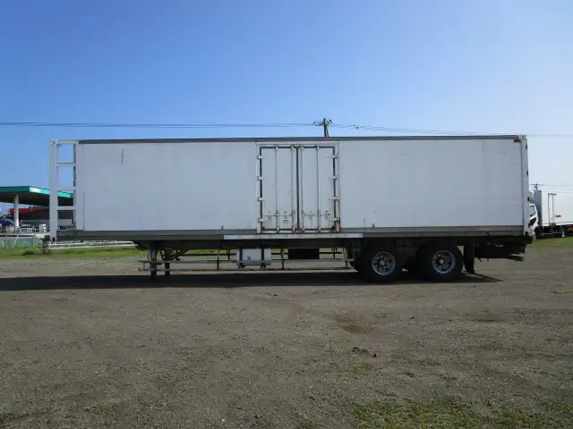平成8年 フルハーフ 39FT2軸コンテナシャシ+冷凍コンテナセット リーフサス 冷凍機:サーモキング 積載:24,000㎏ 第五輪:8,900㎏の画像7