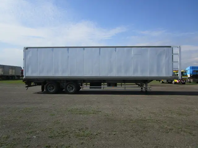 平成8年 フルハーフ 39FT2軸コンテナシャシ+冷凍コンテナセット リーフサス 冷凍機:サーモキング 積載:24,000㎏ 第五輪:8,900㎏の画像8