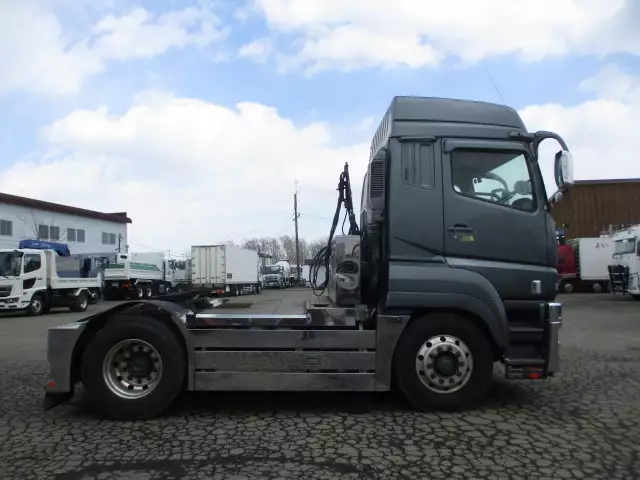 平成24年11月中古大型トラクタヘッド三菱ふそうスーパーグレートの画像4