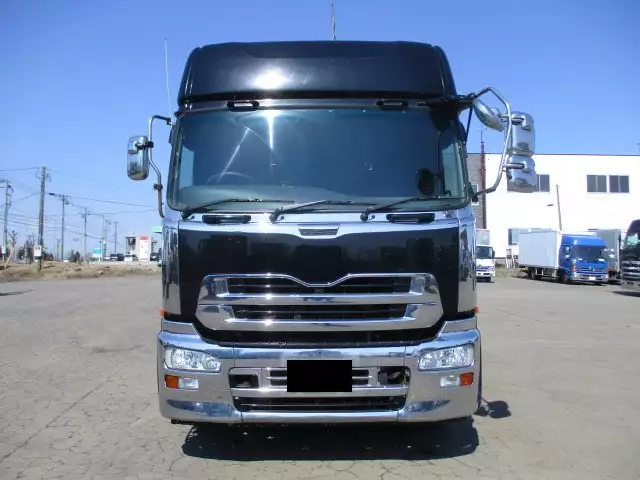 平成28年03月中古大型トラクタヘッド日産UDクオンの画像2