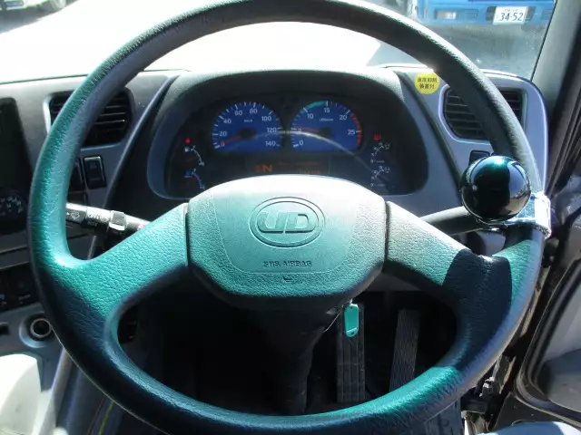 平成28年03月中古大型トラクタヘッド日産UDクオンの画像13