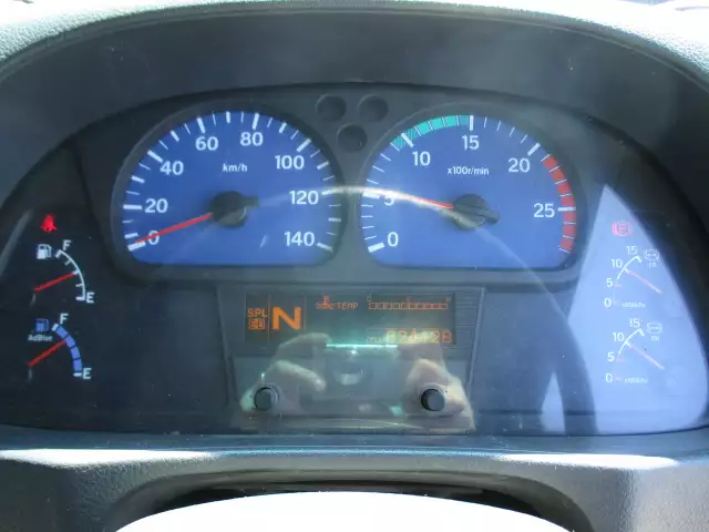 平成28年03月中古大型トラクタヘッド日産UDクオンの画像14