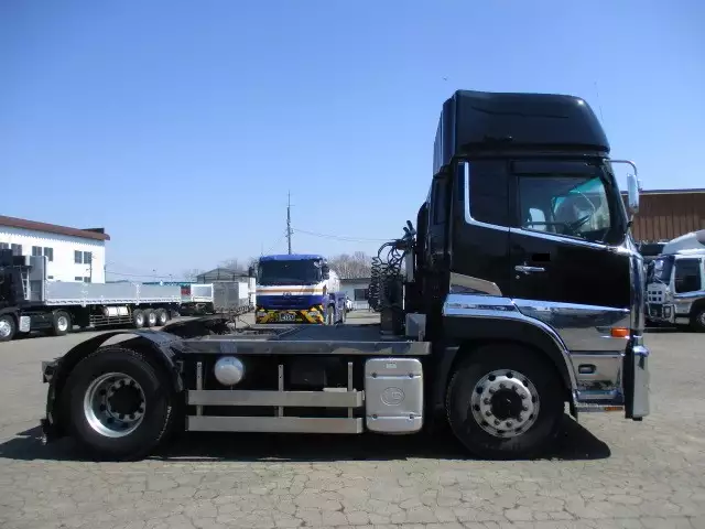 平成28年03月中古大型トラクタヘッド日産UDクオンの画像4