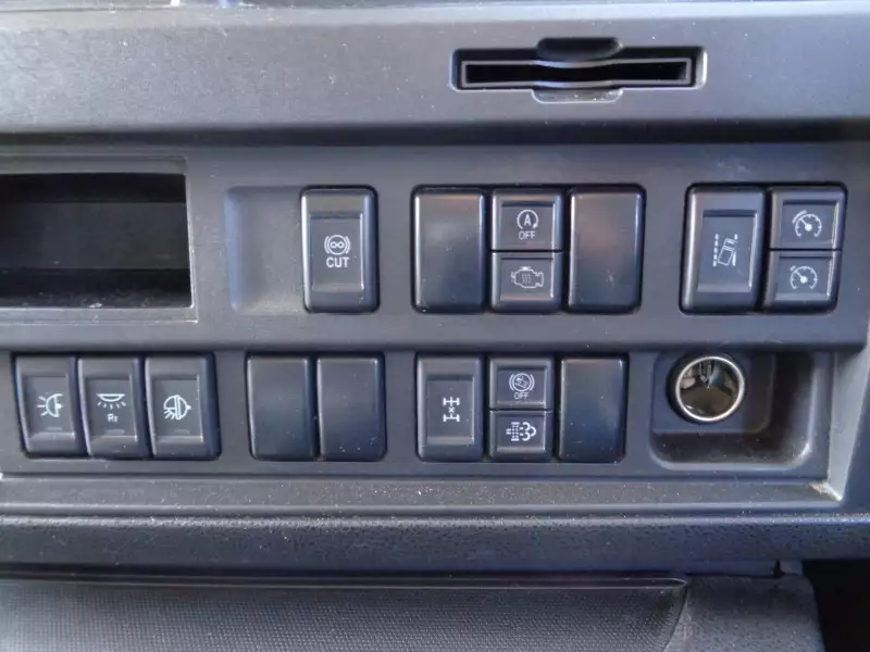 平成28年10月中古大型アルミバン・ウィングいすゞギガの画像6