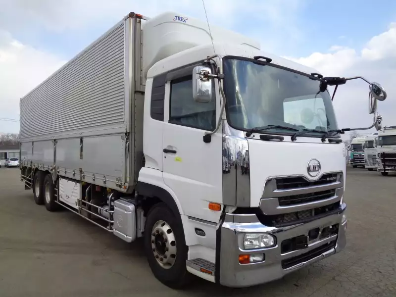 平成28年07月中古大型冷凍バン・ウィング日産UDクオンの画像3