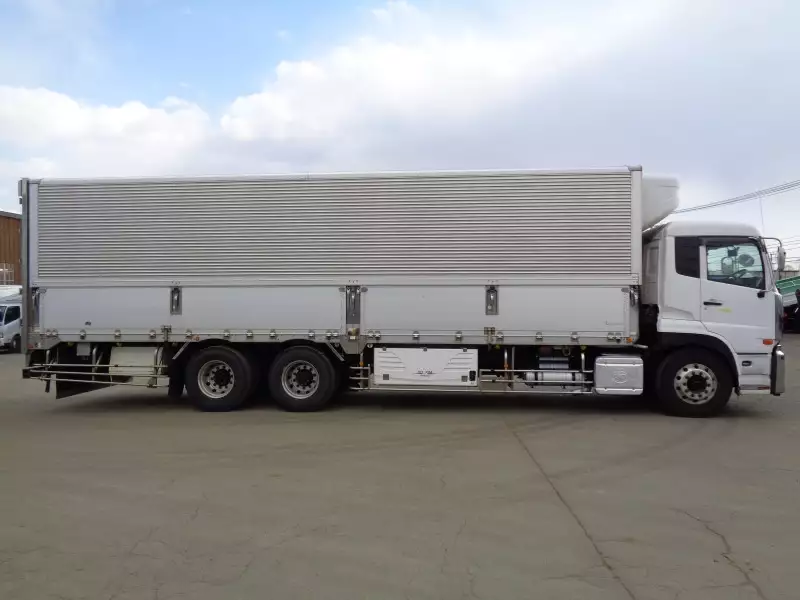 平成28年07月中古大型冷凍バン・ウィング日産UDクオンの画像4