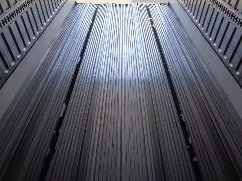 平成28年11月中古大型冷凍バン・ウィング日産UDクオンの画像18