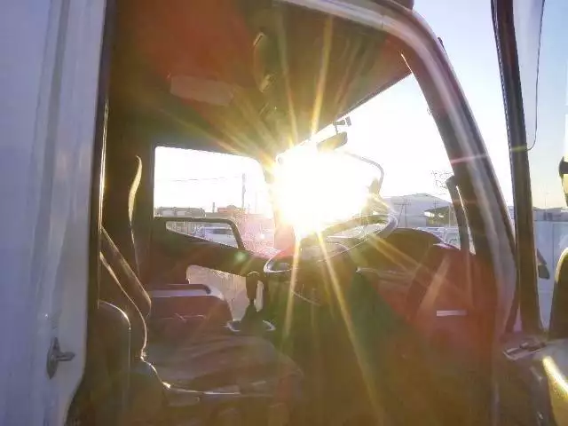 平成16年12月中古中型平ボディ三菱ふそうファイターの画像12