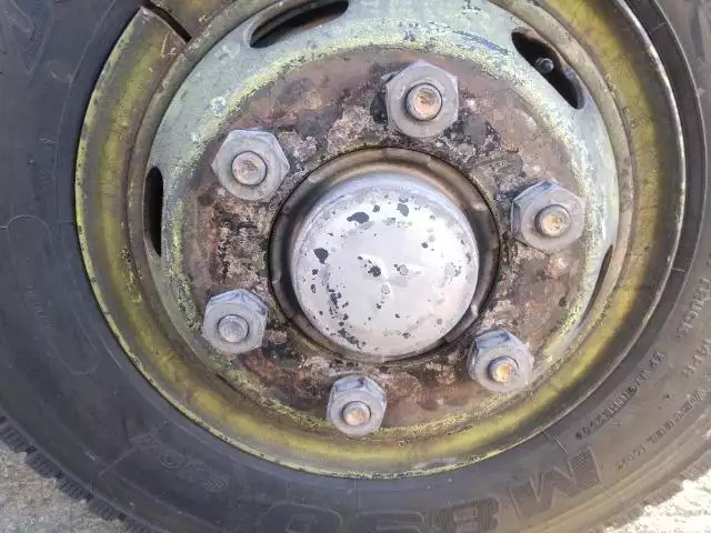 平成16年12月中古中型平ボディ三菱ふそうファイターの画像46