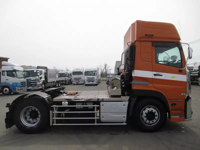 令和01年/平成31年12月中古大型トラクタヘッド日産UDクオンの画像4