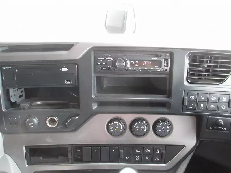 令和01年/平成31年12月中古大型トラクタヘッド日産UDクオンの画像36