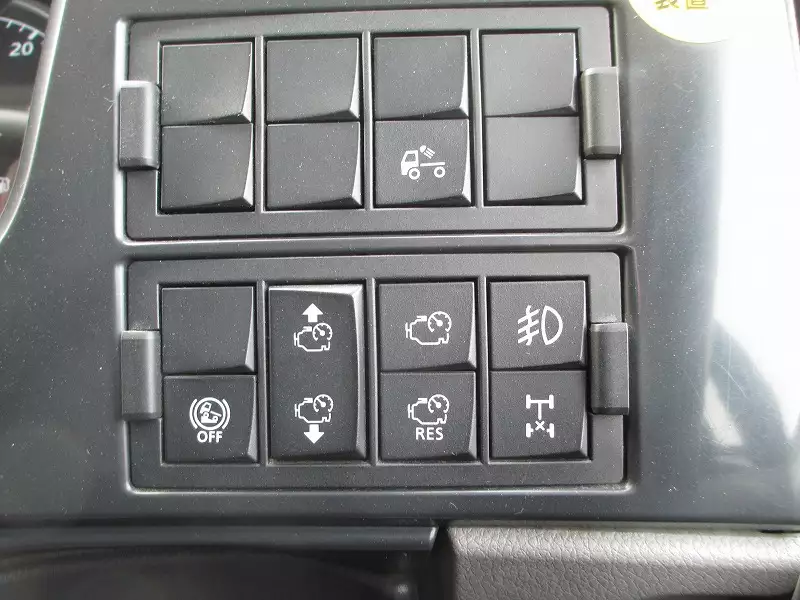 令和01年/平成31年12月中古大型トラクタヘッド日産UDクオンの画像39