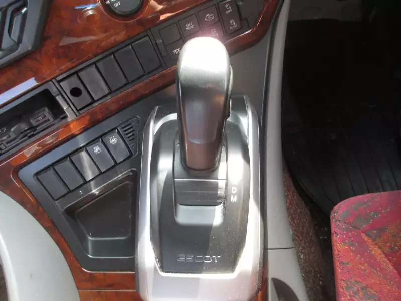 令和02年03月中古大型トラクタヘッド日産UDクオンの画像6