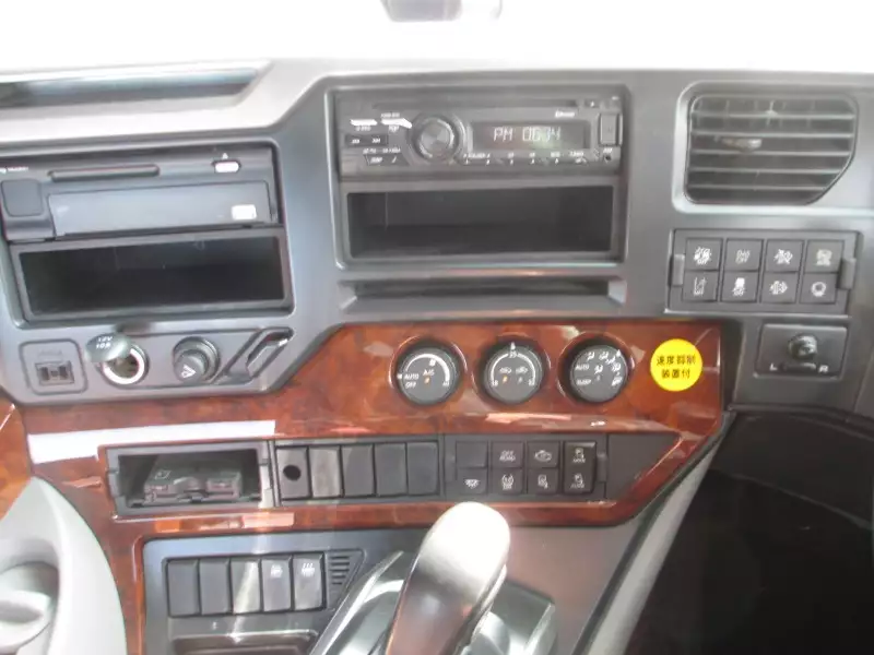 令和02年03月中古大型トラクタヘッド日産UDクオンの画像7