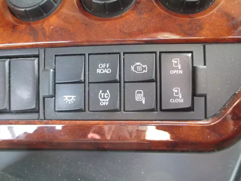 令和02年03月中古大型トラクタヘッド日産UDクオンの画像8