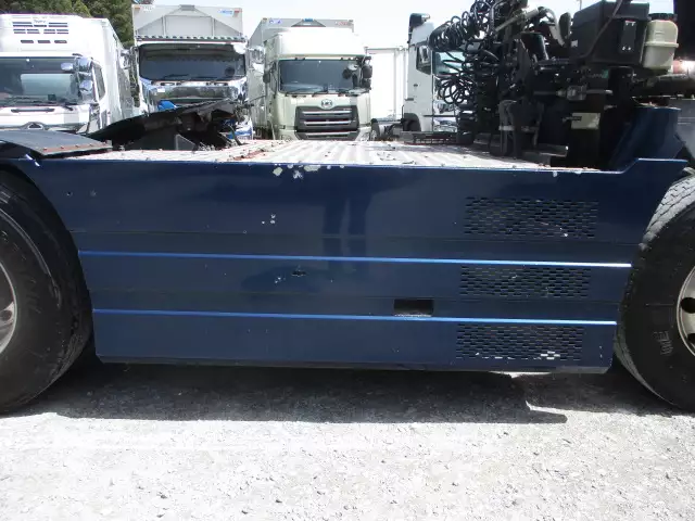 平成28年00月中古大型トラクタヘッド日産UDクオンの画像26