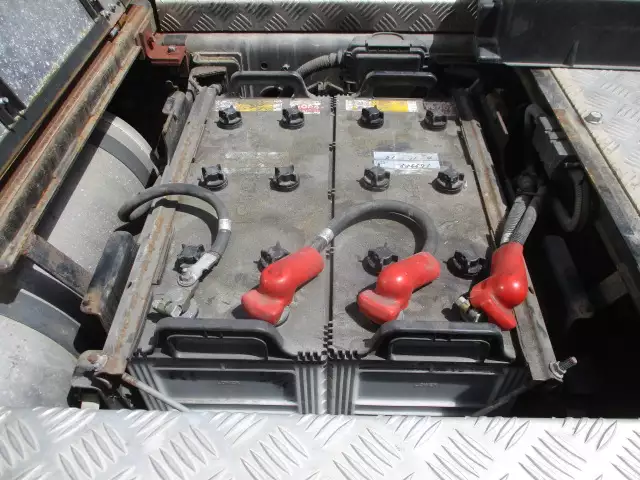 平成28年00月中古大型トラクタヘッド日産UDクオンの画像27