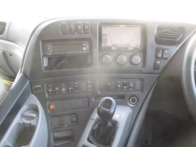 平成28年00月中古大型トラクタヘッド日産UDクオンの画像35